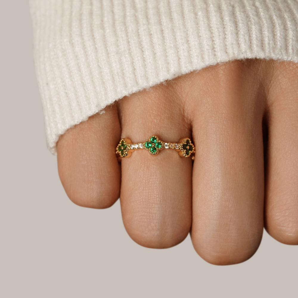 Abril - Anillo de Cristal de Trébol