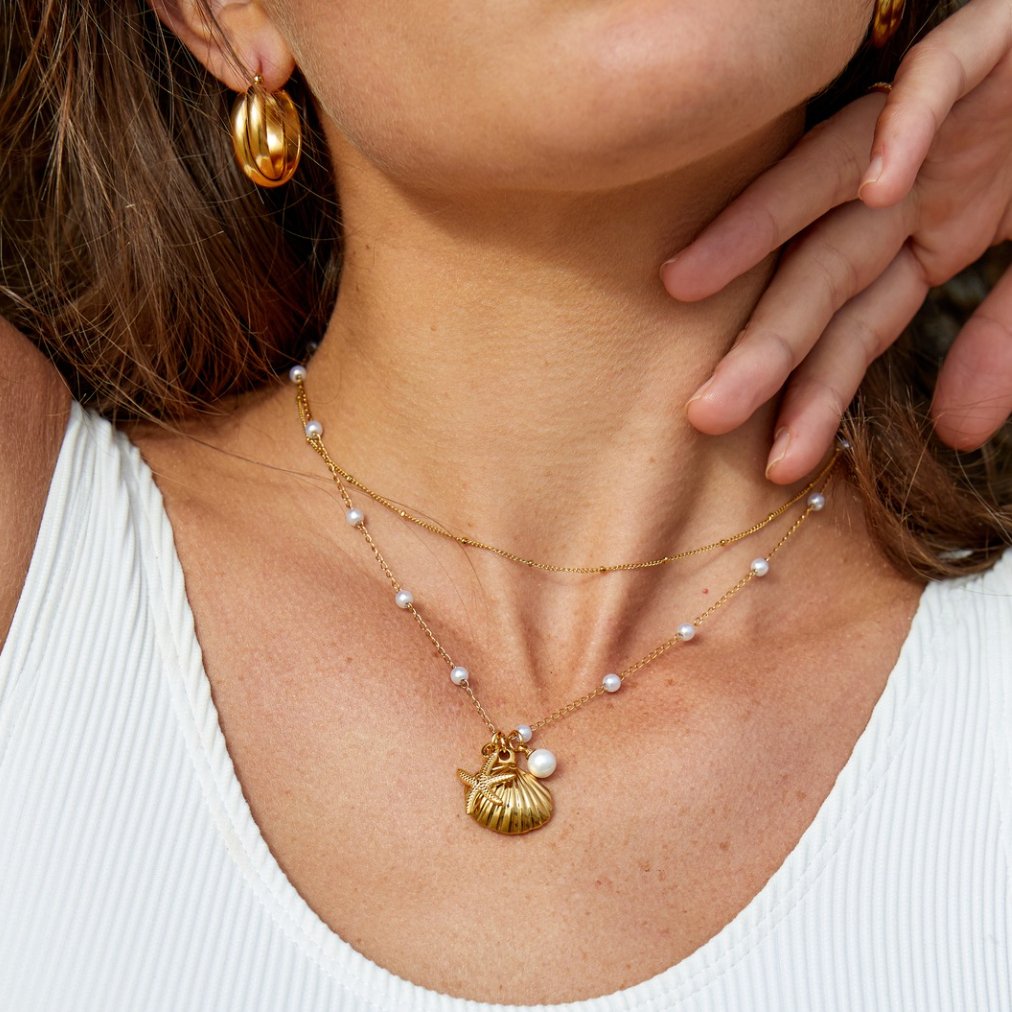 Collar con encanto de concha Aria