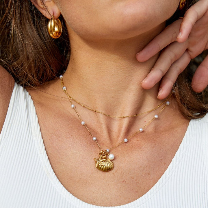 Collar con encanto de concha Aria