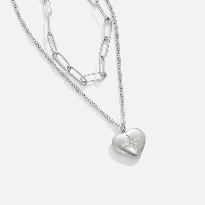 Collar de Corazón y Clip de Oficina