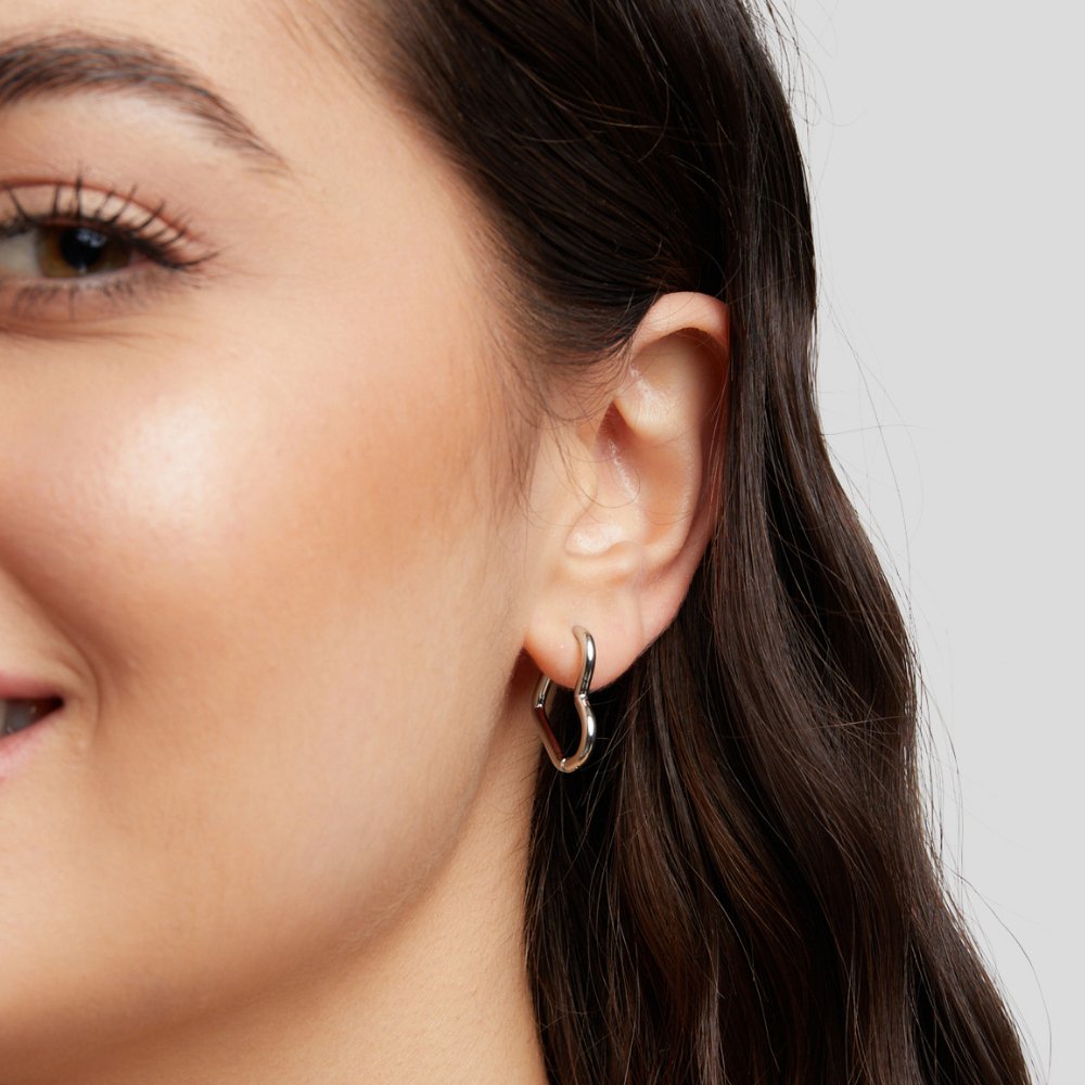 Pendientes de plata en forma de corazón