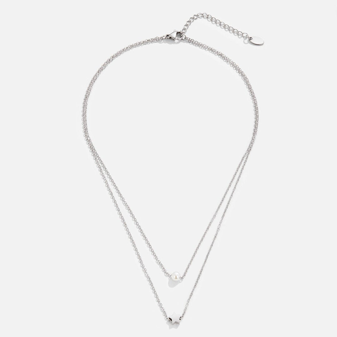 Cadena de plata con estrellas y perlas