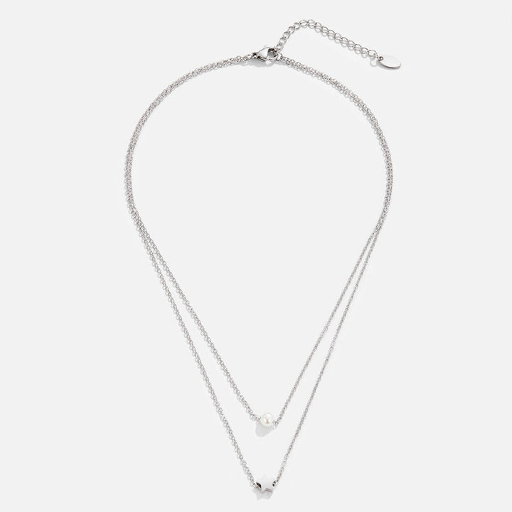 Cadena de plata con estrellas y perlas