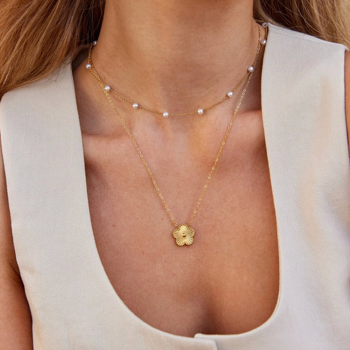 Collar de Perlas Doradas Reine