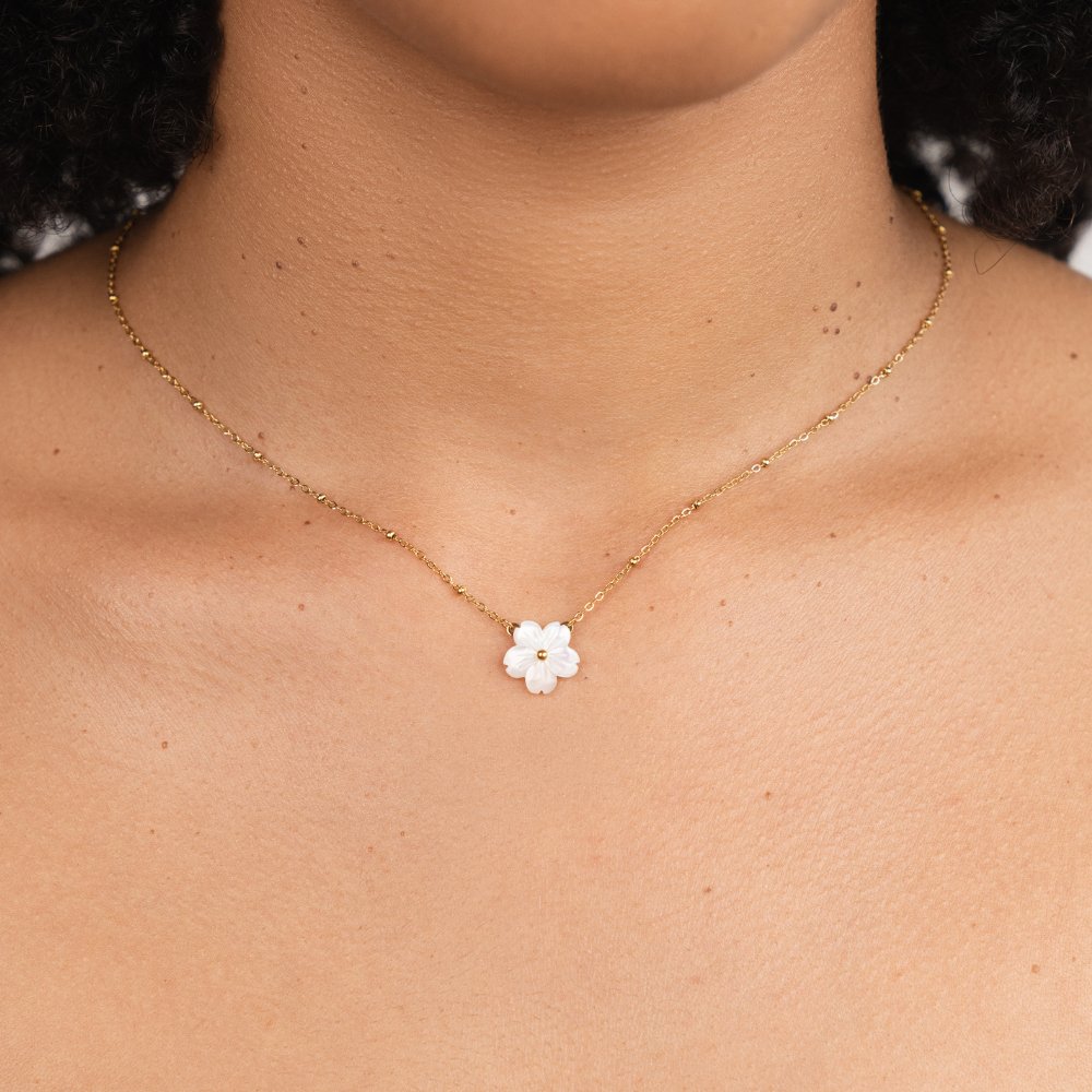 Collar de Flores de Gran Belleza