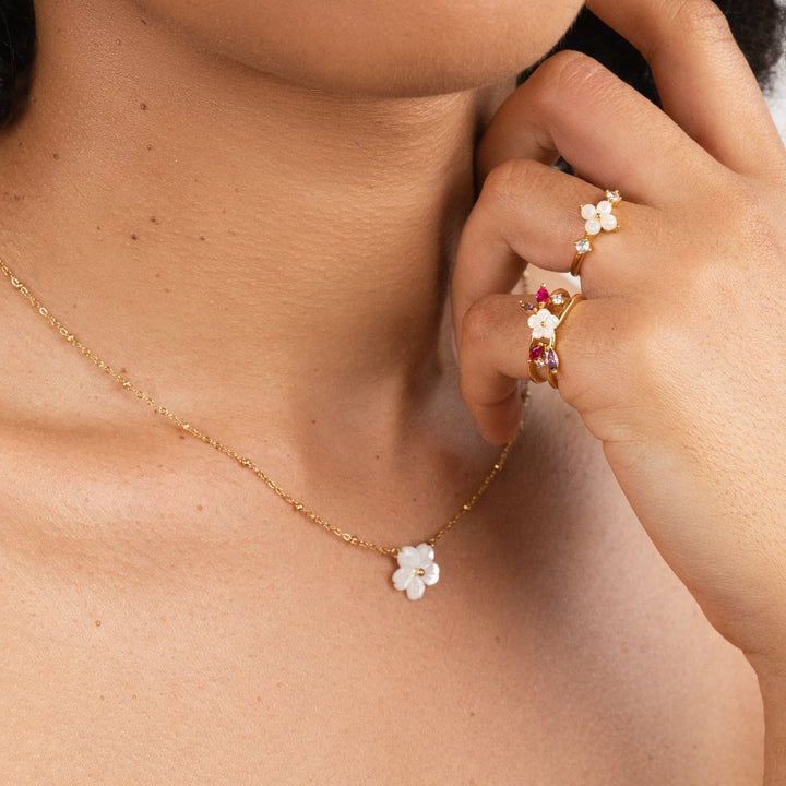 Collar de Flores de Gran Belleza